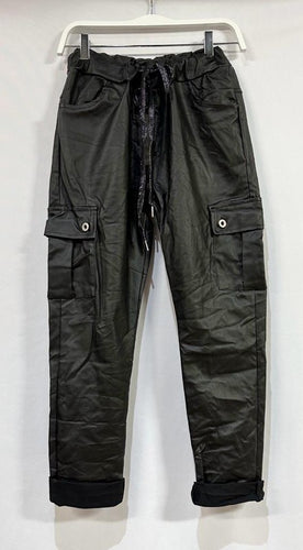 VENTI6 PU COATED CRINKLE JOGGER CARGO PANTS - BLACK