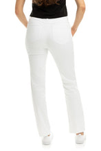 30'' Better Butter Mid-Rise Slim Straight in White