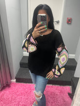 MULTI COLOR CROCHET SLEEVE LOOSE TOP - BLACK OR BEIGE