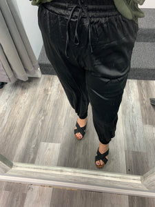 SATIN JOGGER PANTS WITH POCKETS AND ADJUSTABLE DRAWSTRING - BLACK OR ROSE