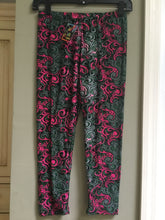 Pink Swirls OS Capri