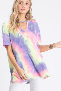 SHORT SLEEVE TIE DYE PRINT KEYHOLE TOP - ASSORTED COLORS