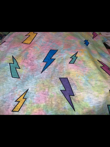 LIGHTNING PRINT WITH TIE DYE GROUND DEEP U NECK