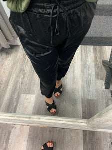 SATIN JOGGER PANTS WITH POCKETS AND ADJUSTABLE DRAWSTRING - BLACK OR ROSE