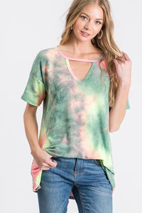 SHORT SLEEVE TIE DYE PRINT KEYHOLE TOP - ASSORTED COLORS