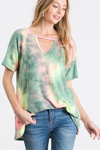 SHORT SLEEVE TIE DYE PRINT KEYHOLE TOP - ASSORTED COLORS