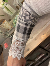 WAFFLE KNIT WITH CROCHET LACE CUFF BAND - BLACK or WHITE