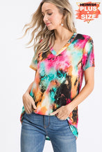 PLUS SHORT SLEEVE V NECK MULTI PRINT TOP