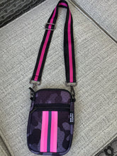 CAMO W/ PINK STRIPE MULTI ZIPPER NEOPRENE PHONE HOLDER W/1.25" STRIPE STRAP