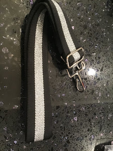 METALLIC ZIPPER NEOPRENE MESSENGER