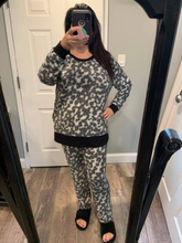 Brushed Leopard Lounge Set - Grey/Black