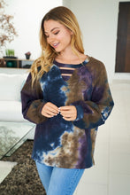 Tie dye knit top with a v-neck featuring a cut out trim detail and a puff sleeve -  Navy/Purple Mix