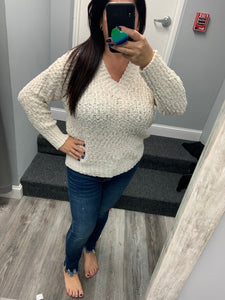 SOLID V-NECK SWEATER - IVORY