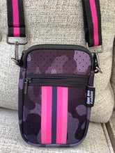 CAMO W/ PINK STRIPE MULTI ZIPPER NEOPRENE PHONE HOLDER W/1.25" STRIPE STRAP