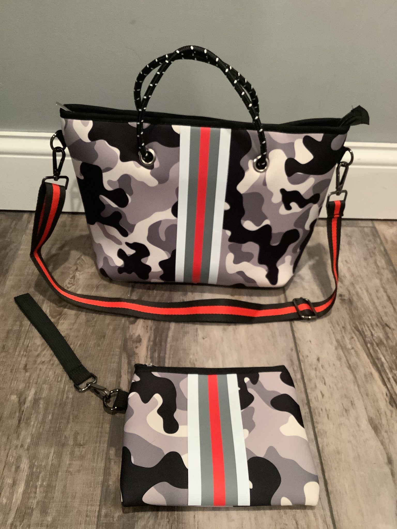 Camo bag cheap with red stripe