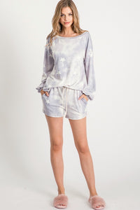 STAR PRINT TIE-DYE TOP WITH A BOAT NECKLINE, DROPPED SHOULDERS, LONG SLEEVES, AND BANDED HEM - GREY