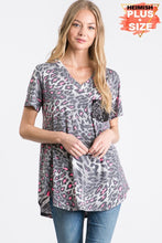 PLUS SHORT SLEEVE V NECK ROUND HEM LEOPARD ANIMAL PRINT TOP WITH BLACK SEQUIN POCKET GREY/MULTI