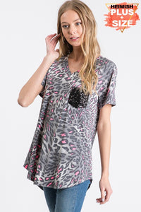 PLUS SHORT SLEEVE V NECK ROUND HEM LEOPARD ANIMAL PRINT TOP WITH BLACK SEQUIN POCKET GREY/MULTI