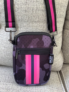 CAMO W/ PINK STRIPE MULTI ZIPPER NEOPRENE PHONE HOLDER W/1.25" STRIPE STRAP