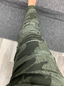 VENTI6 PENCIL SKETCH CAMOUFLAGE PRINT CRINKLE JOGGER - ARMY